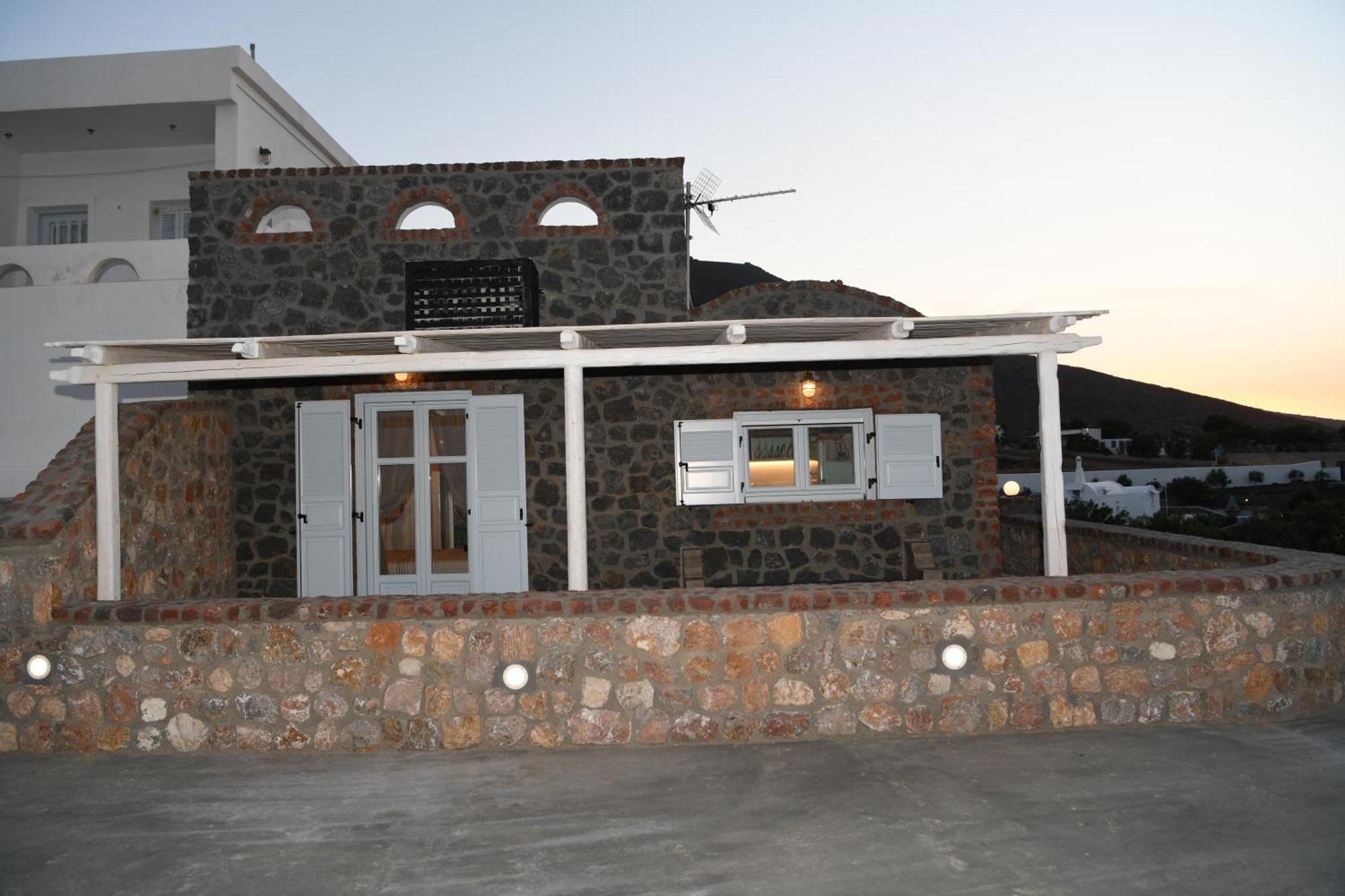 Starlight Luxury Seaside Villa & Suites Imerovigli  Exterior photo