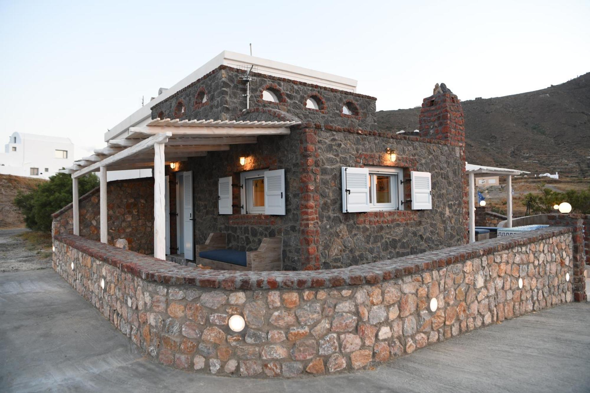 Starlight Luxury Seaside Villa & Suites Imerovigli  Exterior photo
