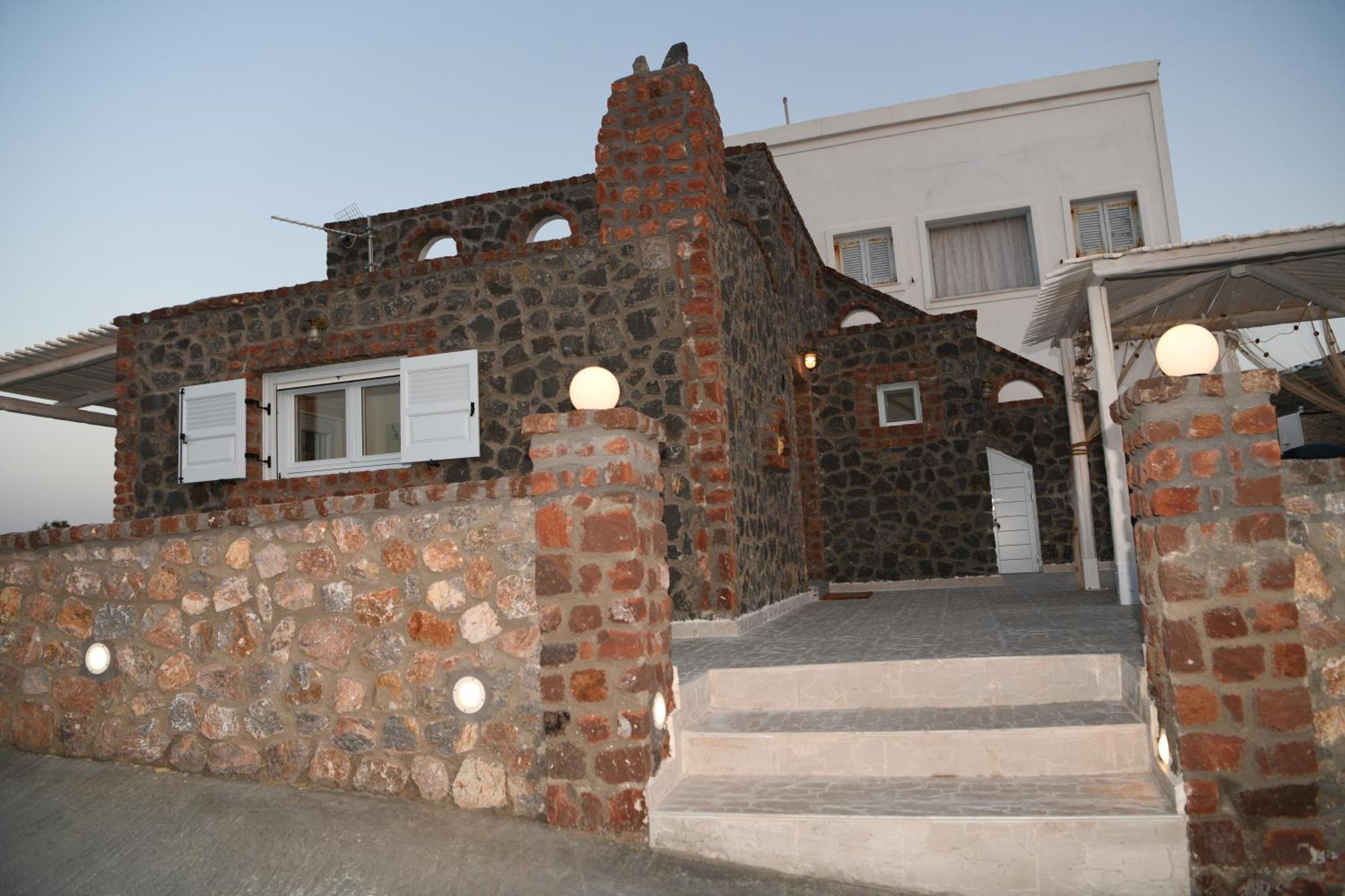 Starlight Luxury Seaside Villa & Suites Imerovigli  Exterior photo