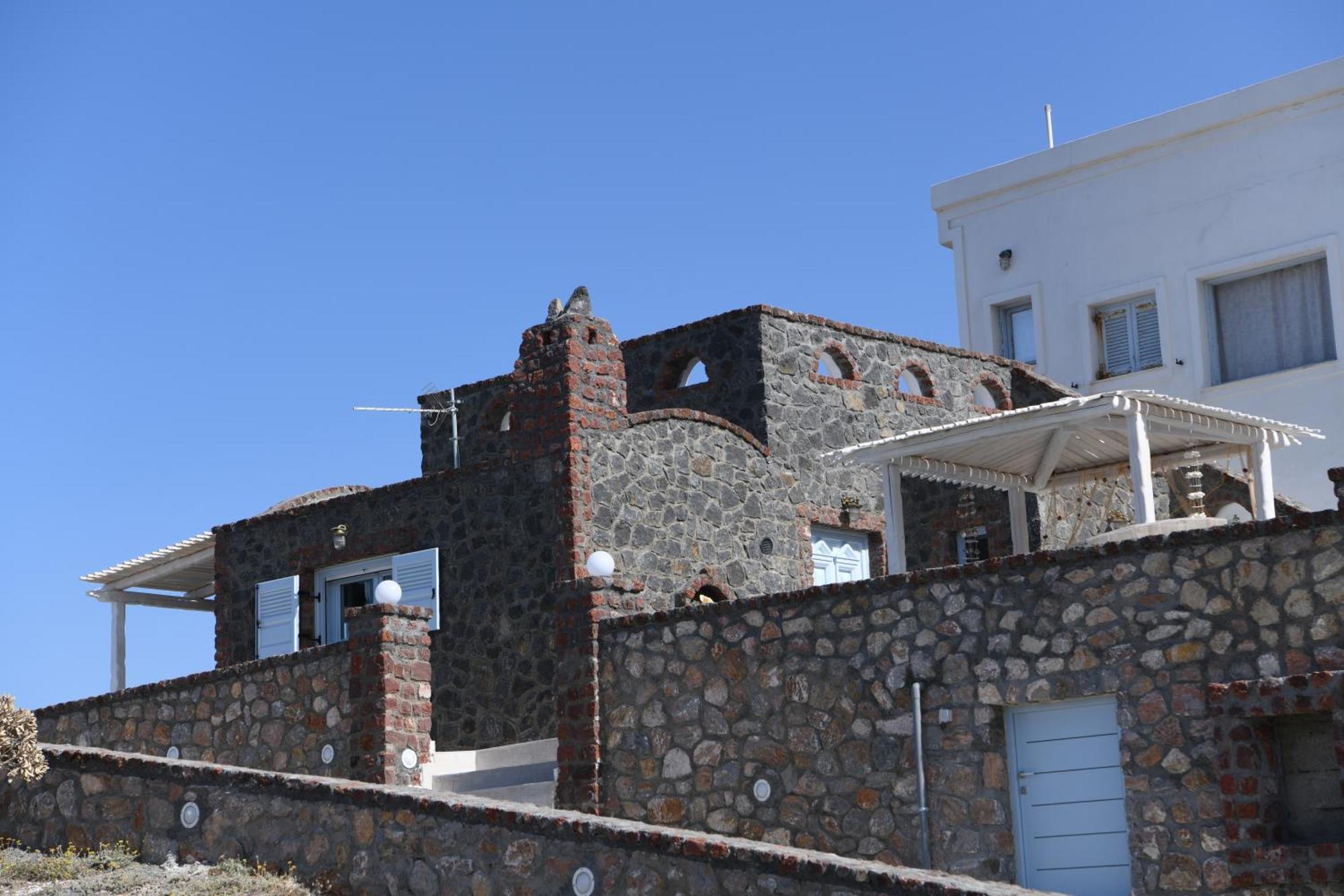 Starlight Luxury Seaside Villa & Suites Imerovigli  Exterior photo